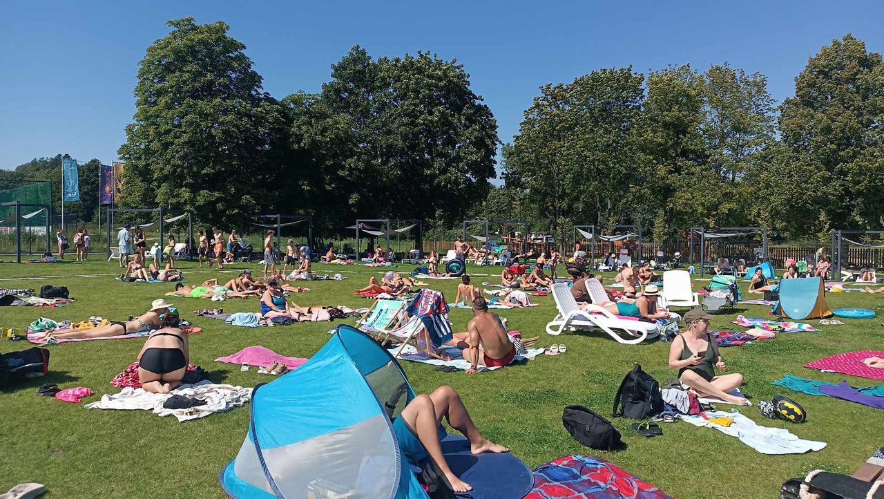 Plaża na terenie Letnich Basenów Miejskich w Starogardzie Gdańskim