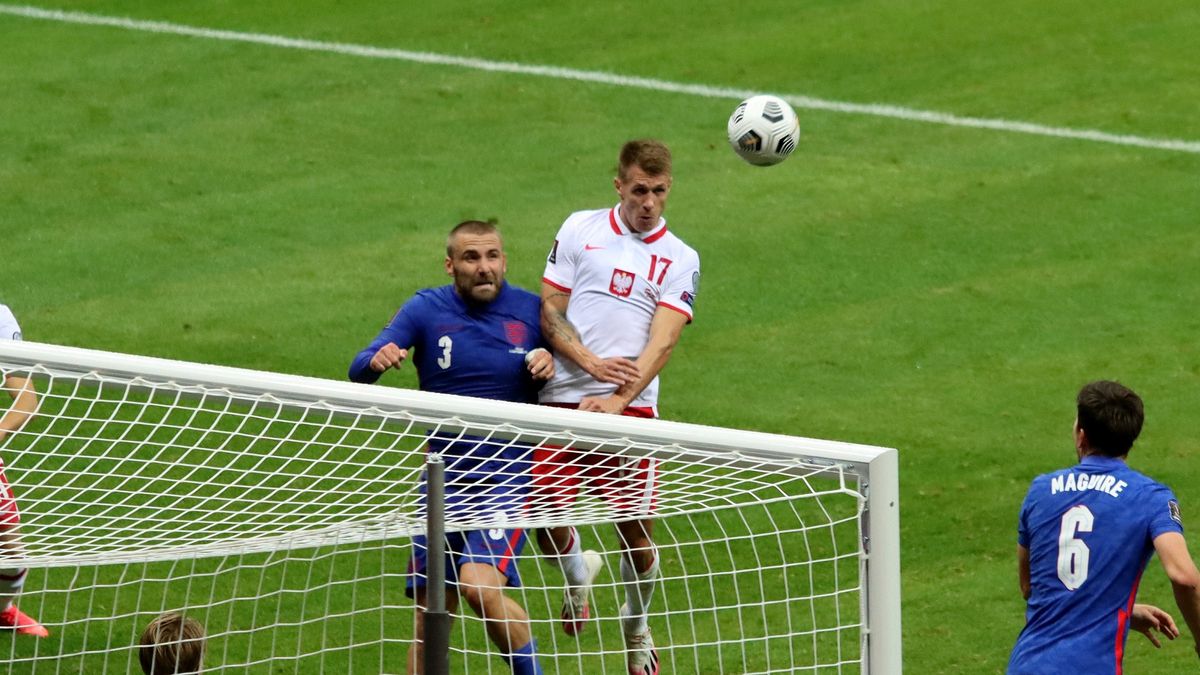 WP SportoweFakty / Mateusz Czarnecki / Na zdjęciu: Damian Szymański strzela bramkę Anglikom