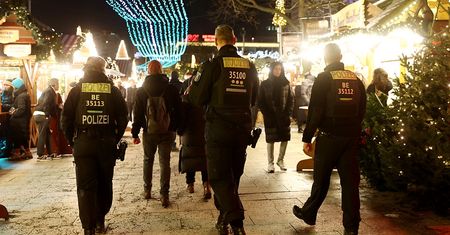 Skandal w Niemczech. Na jarmarku puszczono piosenki neonazistów
