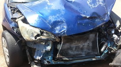 Niecodzienny wypadek w Płocku. Samochód wręcz pofrunął