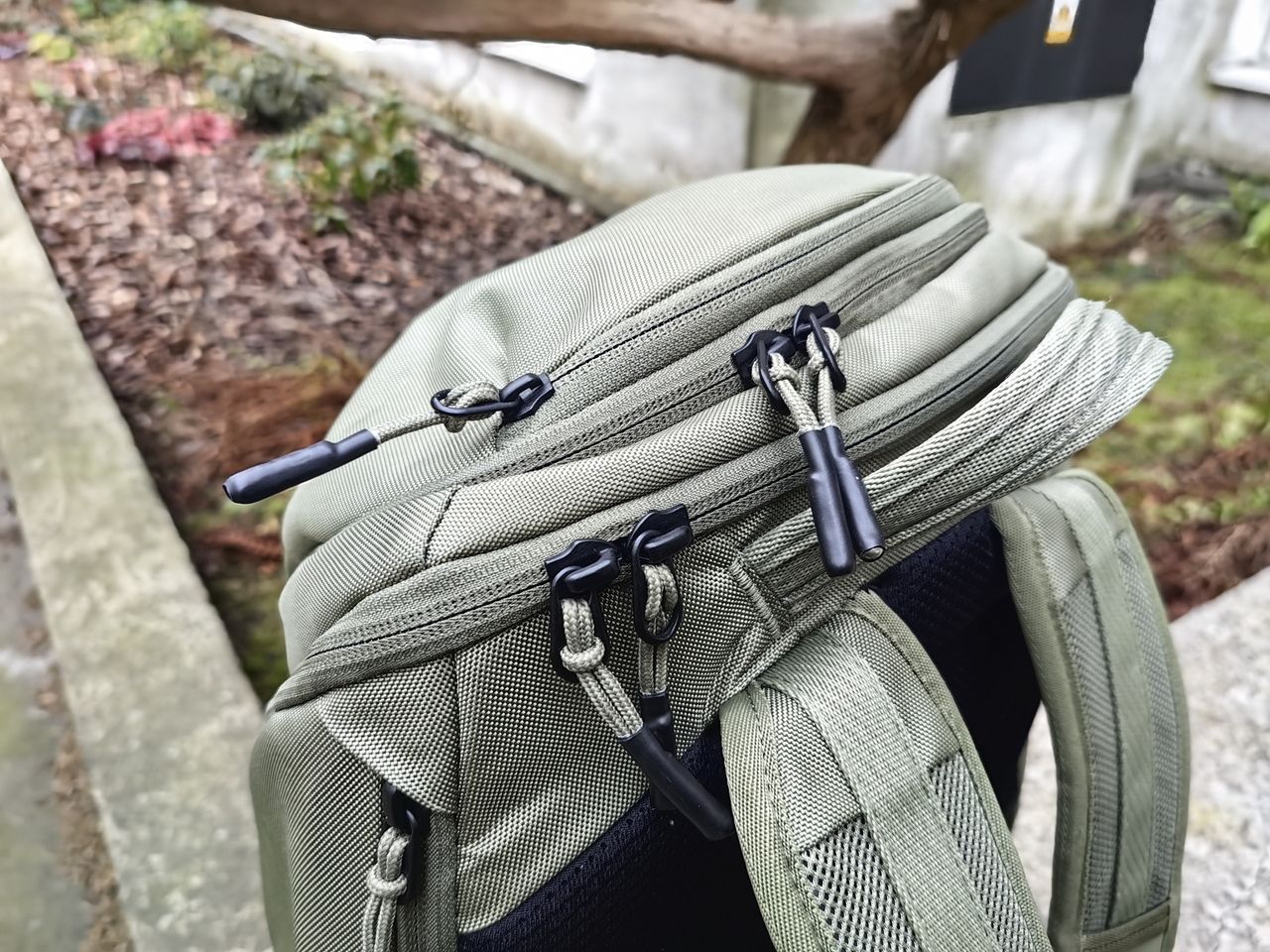 Thule Chasm 26l - wszystkie kieszenie i komory