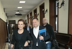 Kamil Durczok z żoną w sądzie. Co ich tak rozbawiło?