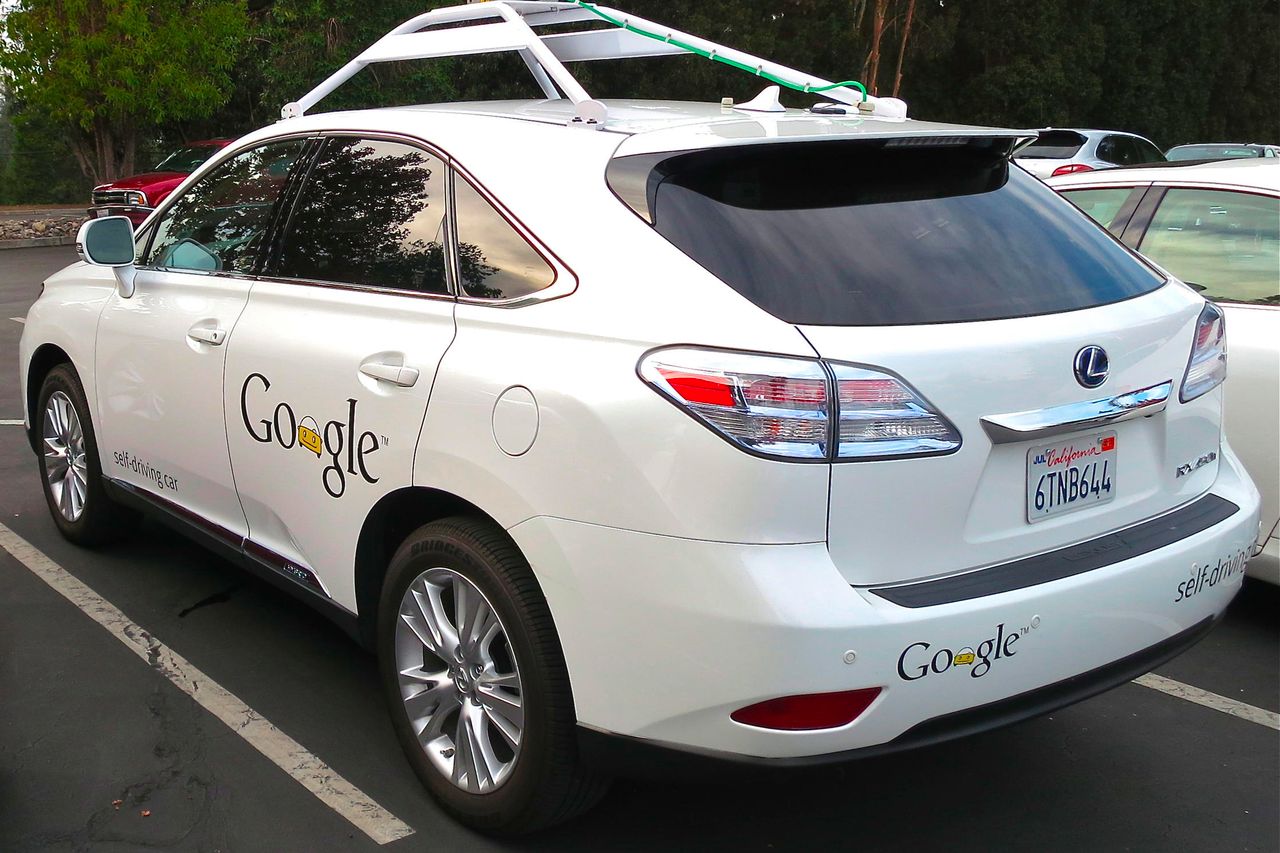 Autonomiczne auto Google'a miało pierwszy „poważny wypadek”. Winny jest człowiek