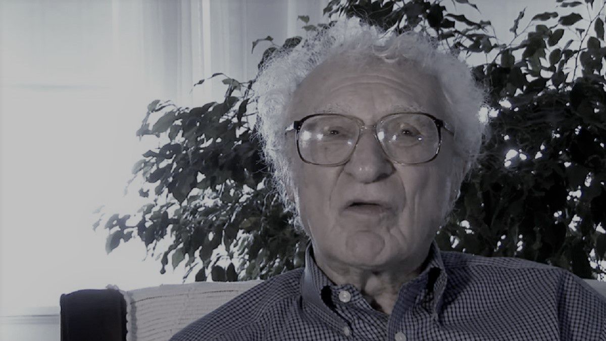 Sheldon Harnick nie żyje. 