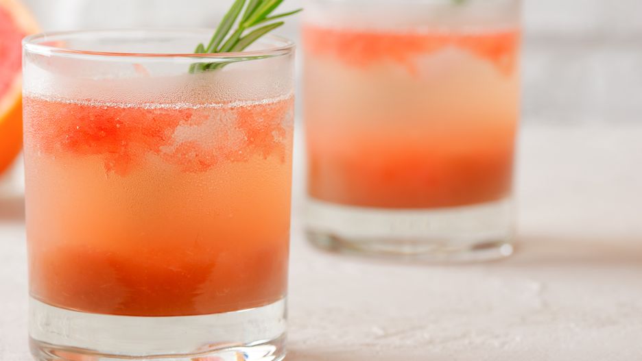 Woda grejpfrutowa idealna na lato