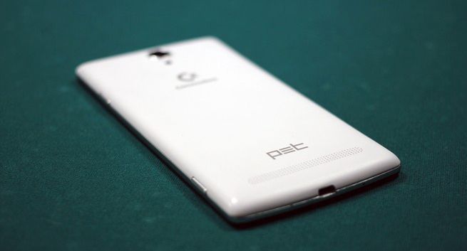 Marka Commodore powraca na rynek jako smartfon Commodore PET