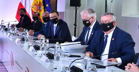 O co chodzi Jarosławowi Gowinowi? "Działanie pod wpływem ego"