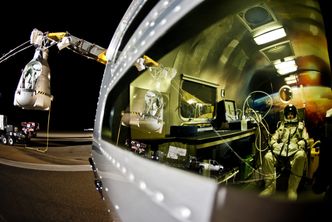Skok Felixa Baumgartnera. Spadł z kosmosu, ale nie pobił wszystkich rekordów