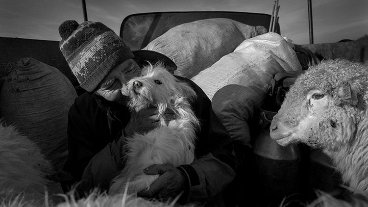 Pokaż ludzkie emocje i wygraj warsztaty fotoreportażu w Akademii Nikona 1