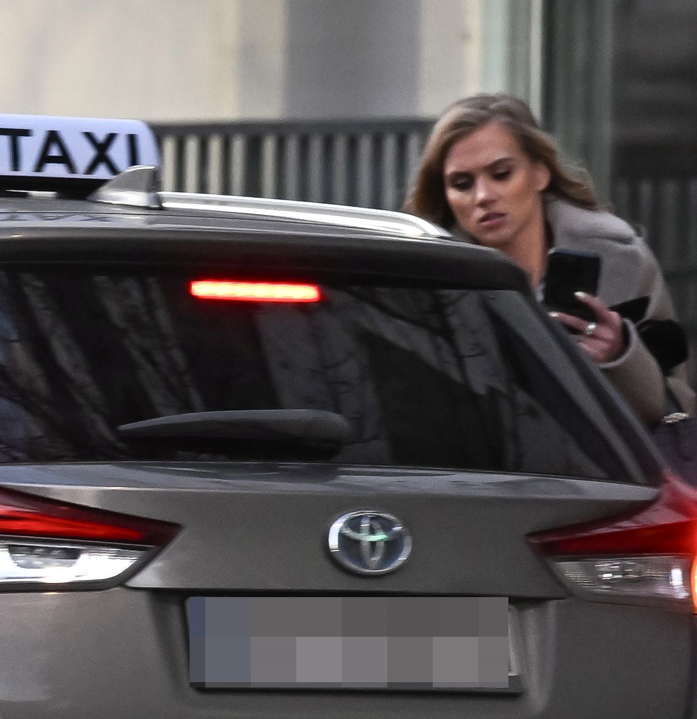 Agnieszka Kaczorowska porzuciła auto na kilka godzin na zakazie