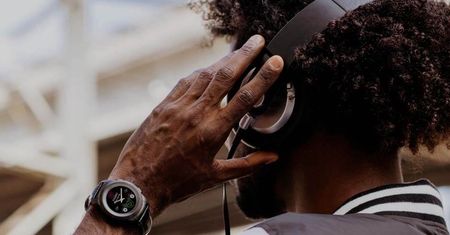MyKronoz ZeTime Premium - nowy smartwatch ze wskazówkami
