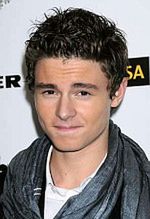 Callan McAuliffe jako młody Leonardo DiCaprio