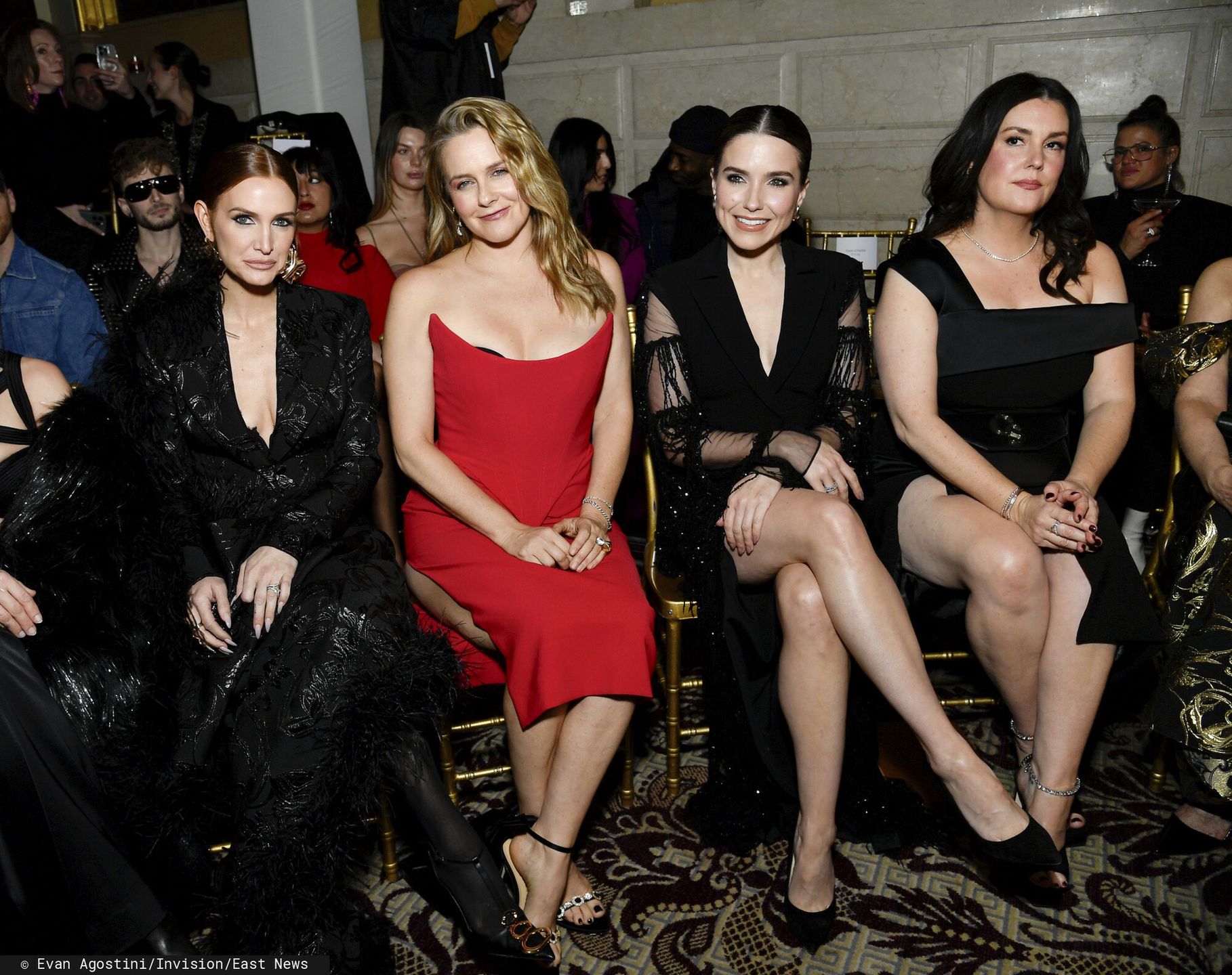Alicia Silverstone na pokazie mody 