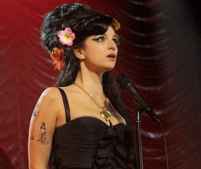 "Back to Black. Historia Amy Winehouse". Tak grzecznie, że aż mdli. Winehouse w grobie się przewraca