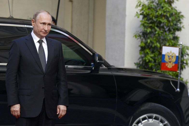 Putin chce, by urzędnicy jeździli tylko rosyjskimi autami. Ale jest problem
