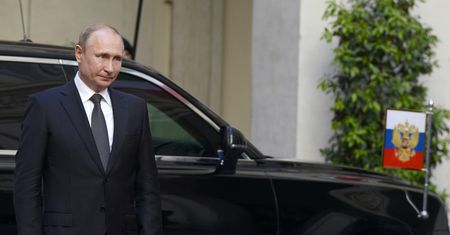 Putin chce, by urzędnicy jeździli tylko rosyjskimi autami. Ale jest problem