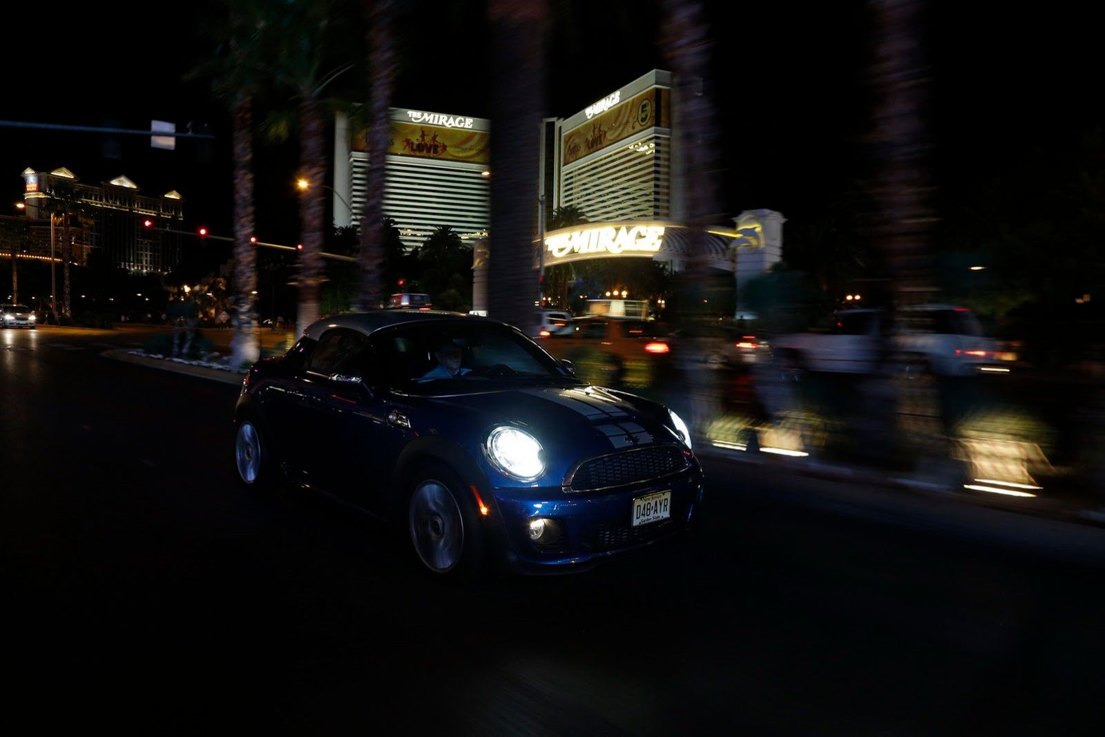 Galeria Mini jako celebracja sprzedaży półmilionowego egzemplarza w USA 240