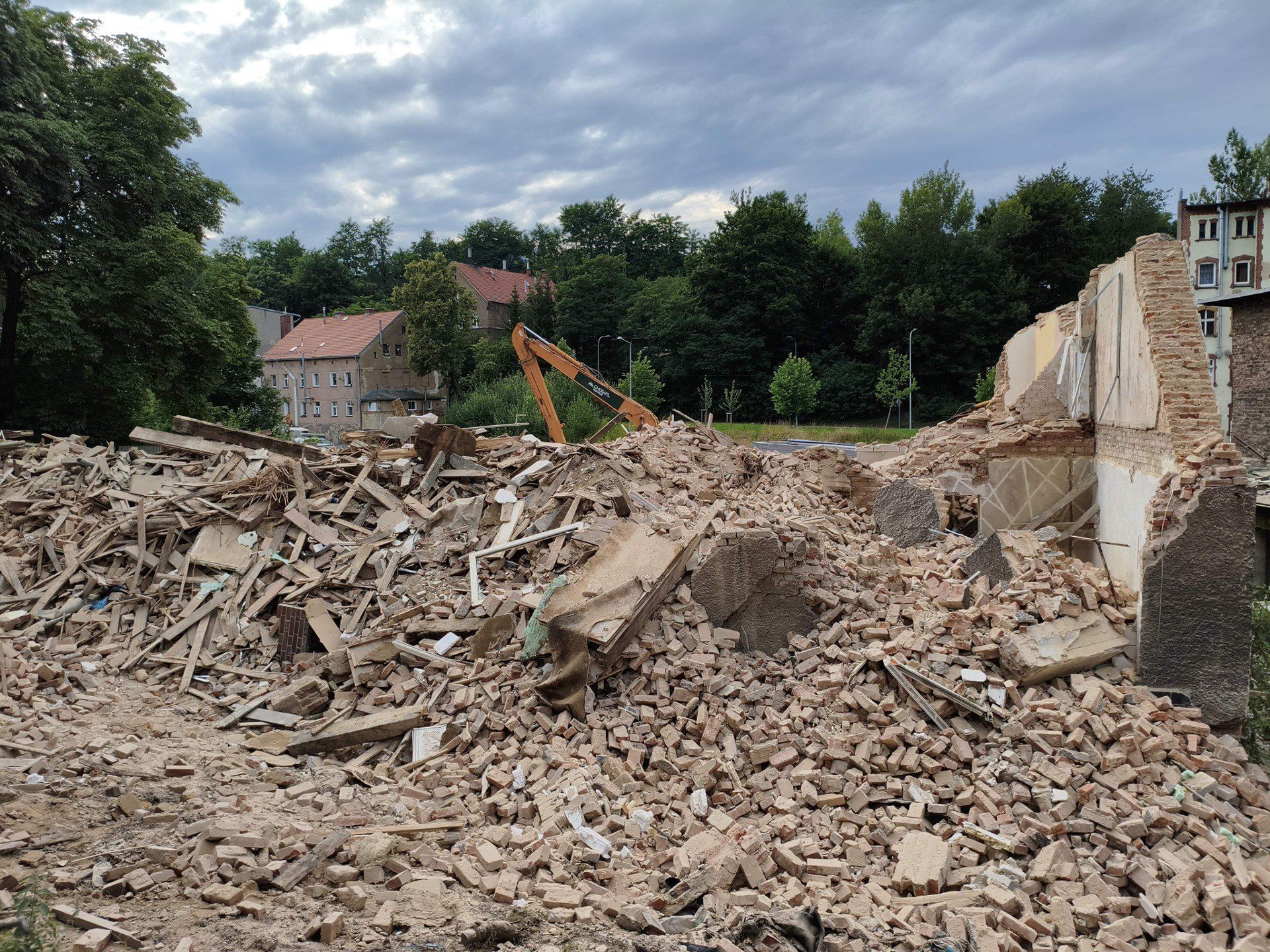 Wyburzenie Szkolna 3 Wałbrzych