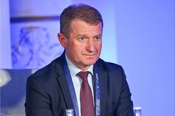 Miał zarabiać na mikrokawalerkach. Oto majątek wiceministra Rasia