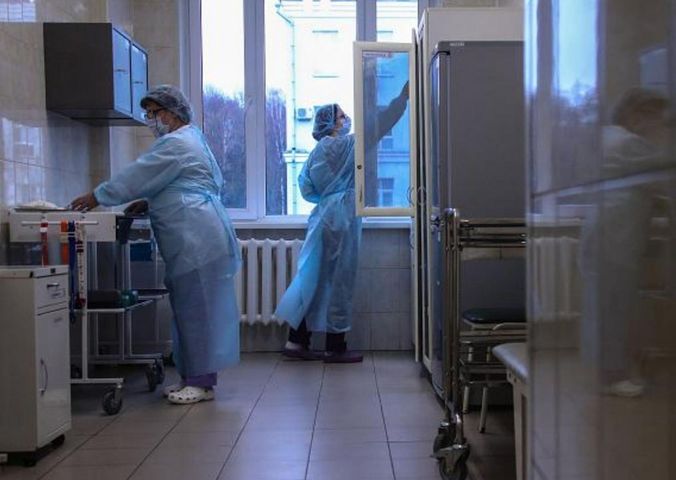W statystykach Wojewódzkiego Szpitala w Kielcach do początku podawno zawyżoną liczbę wykonywanych tekstów na COVID-19