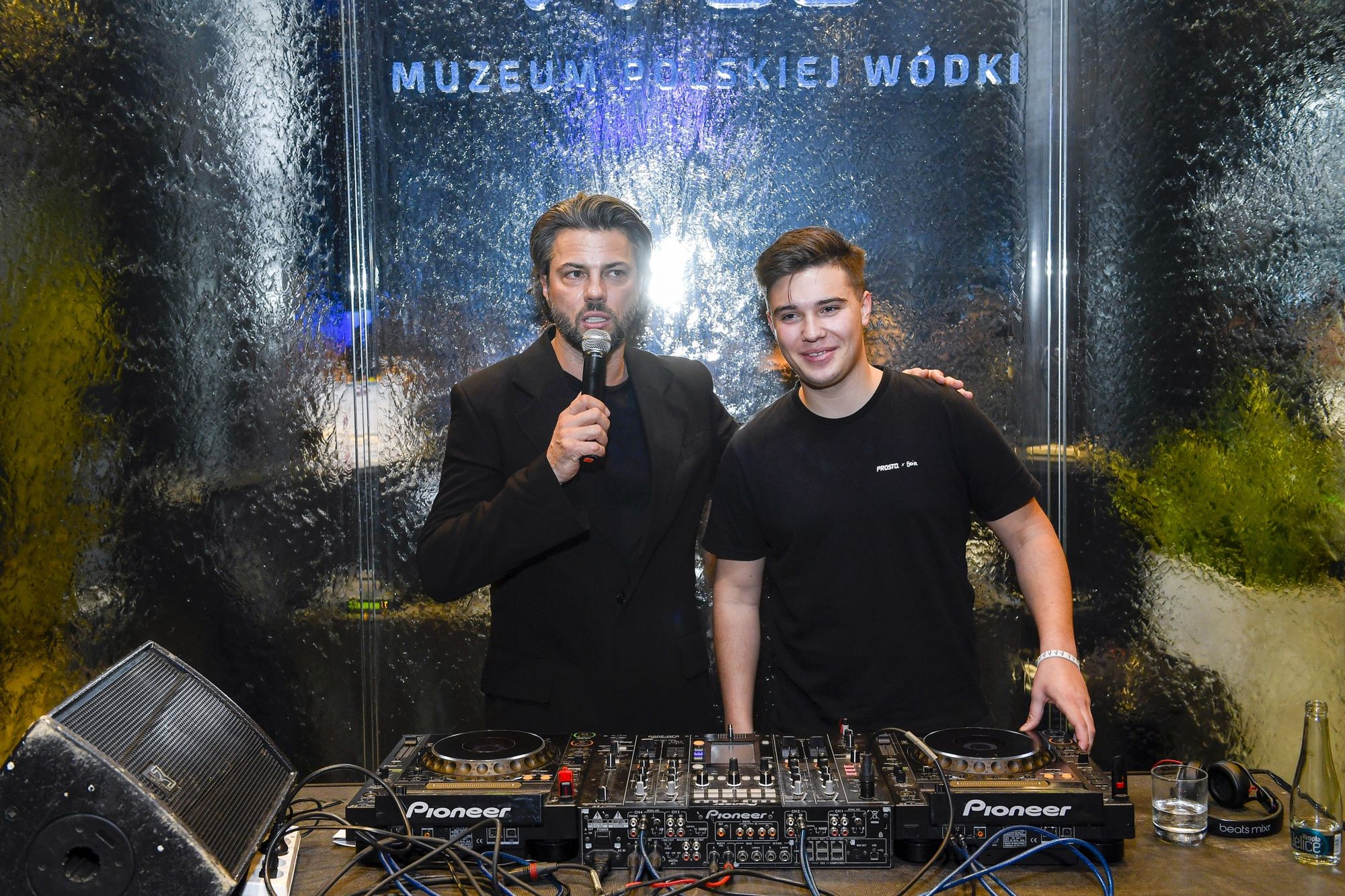 Olivier Janiak, Leon Myszkowski