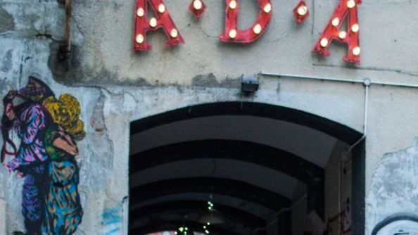 Warszawa. Przy Puławskiej 37 działa niezależny dom kultury, stworzony oddolnie przez społeczników. Ta przestrzeń ma być wolna od podziałów i nienawiści