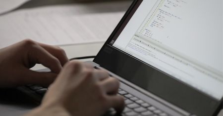 Nie myślą o kryzysie. Oczekiwania programistów rosną
