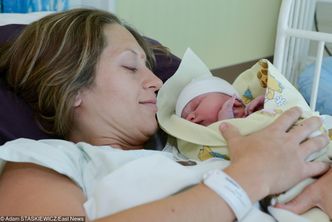 W Polsce rodzi się coraz więcej dzieci. A rząd zlikwidował program, który wzmacniał ten trend