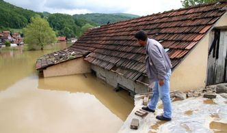 Powódź w Serbii i Bośni. 30 ofiar śmiertelnych i zagrożona elektrownia