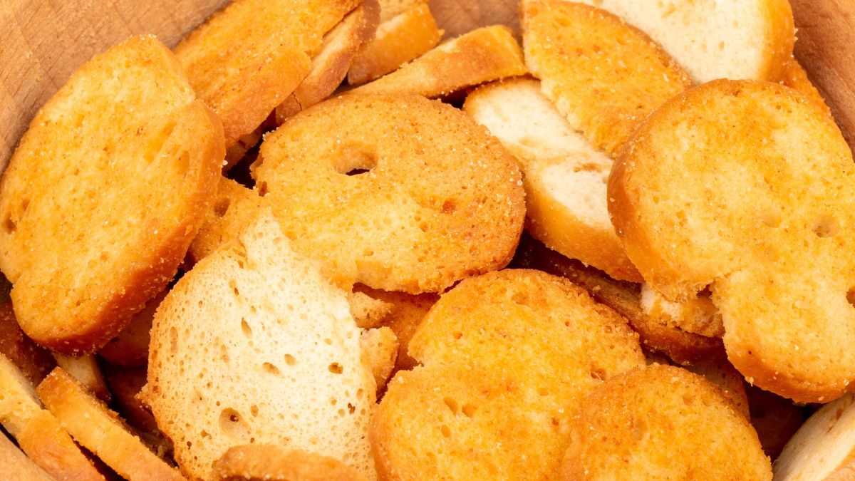 Proste i tanie chipsy chlebowe