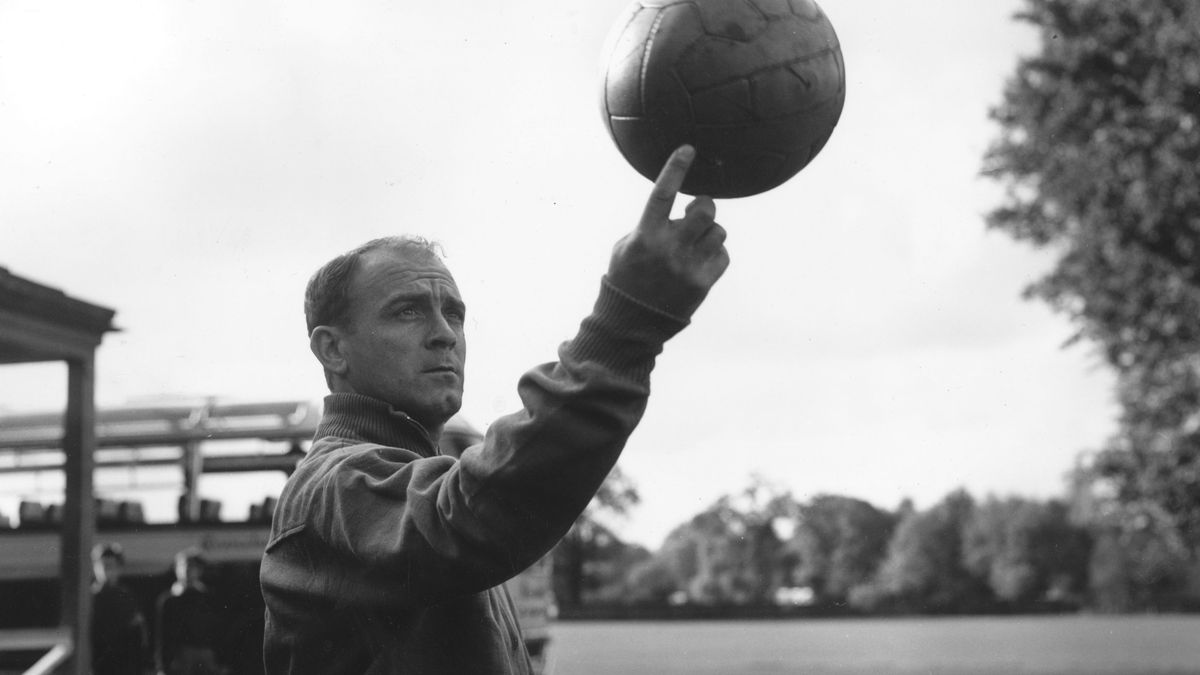 Zdjęcie okładkowe artykułu: Getty Images / Terry Disney/Central Press / Na zdjęciu: Alfredo Di Stefano