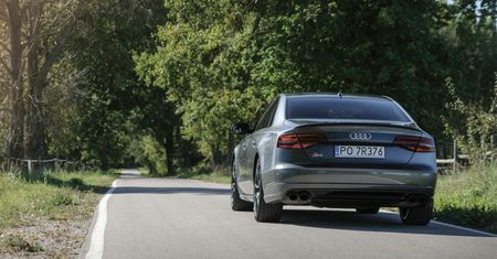 Audi S8 plus - szybszy niż rozsądek