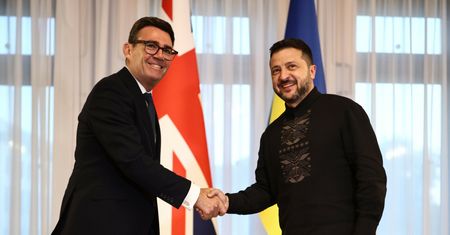Media o brytyjskim premierze. Porównali jego działania z kanclerzem Niemiec