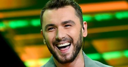 Kamil Bednarek w tajemnicy WZIĄŁ ŚLUB?! Zdradziła go dedykacja do teledysku: "To utwór dla mojej ŻONY"