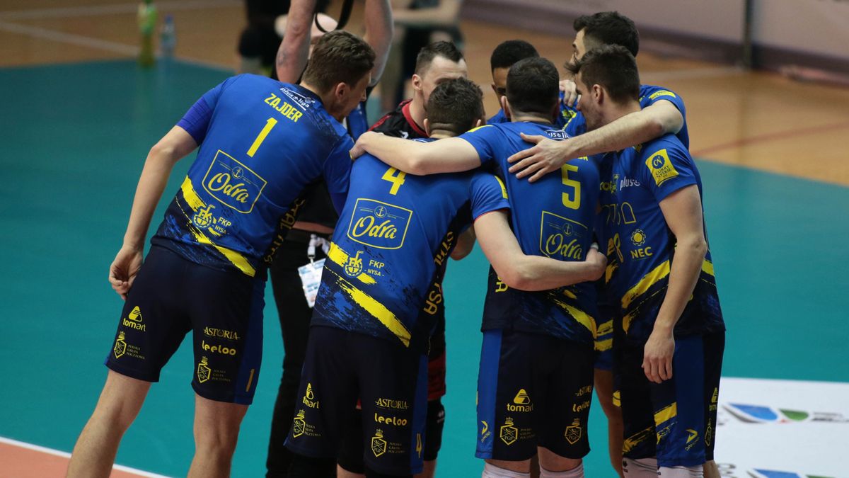 WP SportoweFakty / Tomasz Kudala / Na zdjęciu: siatkarze Stali Nysa