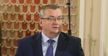 Budowa dróg i inwestycje na kolei. Adamczyk: przyspieszamy z realizacją