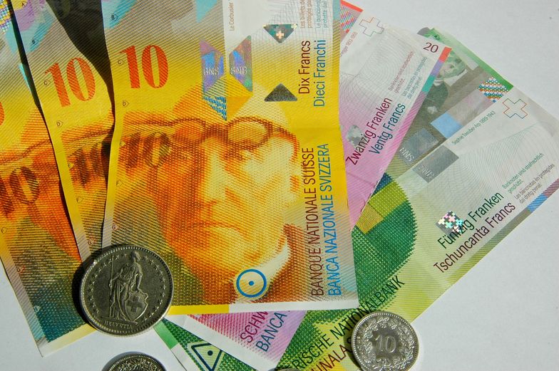 Andrzej Duda dostał kilka propozycji rozwiązania problemu kredytów frankowych. Wiemy, co sugerują eksperci