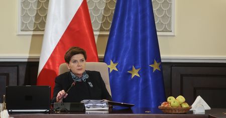 Zmiany w podatkach, ułatwienia dla firm i obniżenie wieku emerytalnego. Szydło o priorytetach rządu