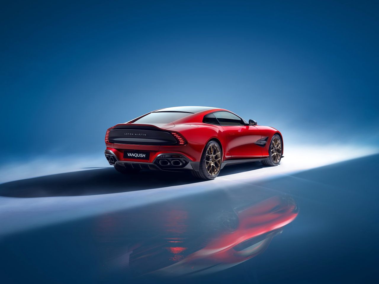 Nowy Aston Martin Vanquish