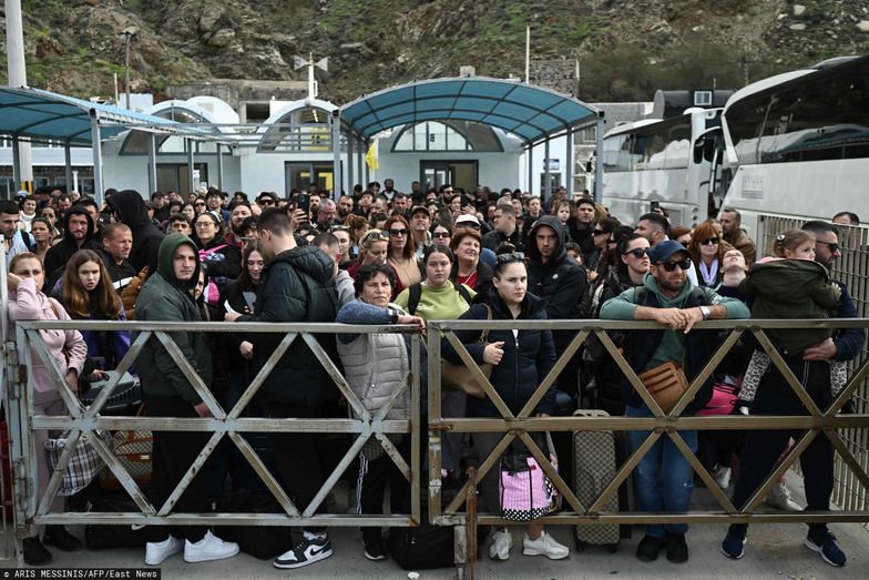 Chaos na wyspie. Tysiące osób opuściło Santorini w obawie przed trzęsieniem ziemi