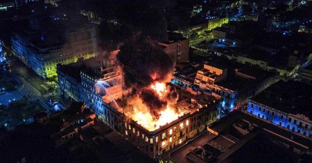 Działo się, gdy spałeś. Stolice w ogniu. "Uzurpatorka ma ustąpić"