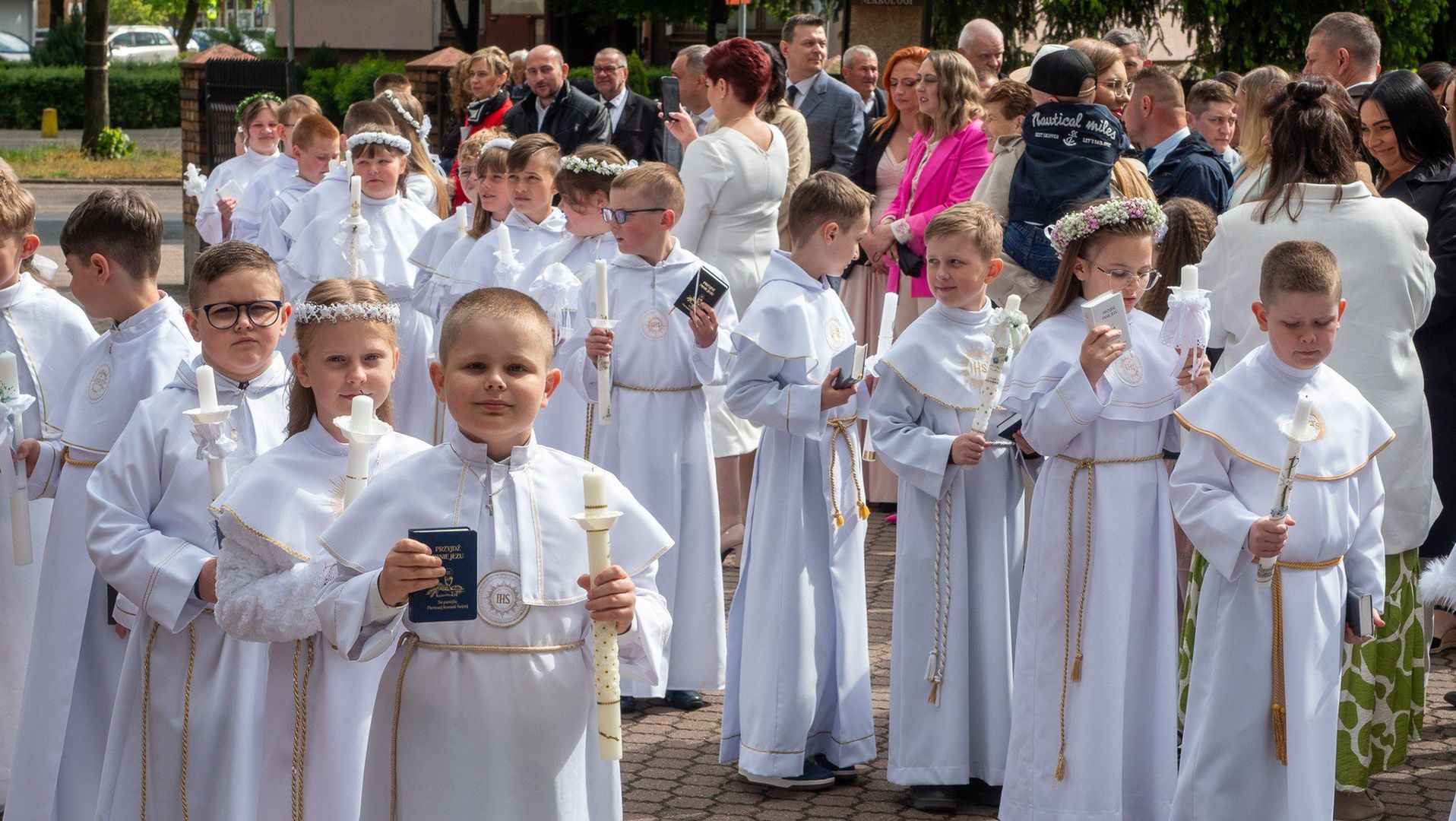 Pierwsza Komunia Święta w parafii św. Wojciecha – wyjątkowy dzień dla najmłodszych wiernych