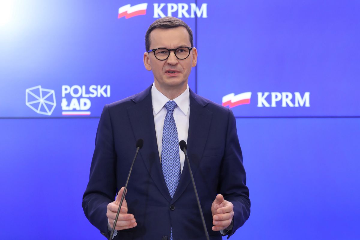 Obniżka VAT na paliwo. Mateusz Morawiecki potwierdza