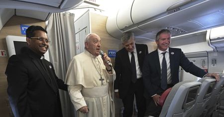 Mówił o "wielkiej Rosji". Teraz Franciszek tłumaczy