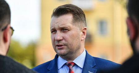 Kacprzak: "Niejeden polityk na świecie przekonał się, że w starciu z koronawirusem władza nie pomaga"