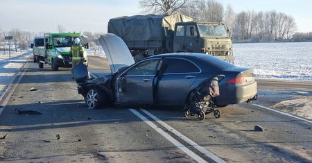 Groźny wypadek na trasie Ełk-Grajewo: cztery osoby w szpitalu