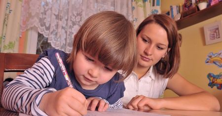 Dużo potrzeb, chętnych niewielu. Ministerstwo chce wynagradzać rodziny wspierające