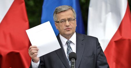 Eksperci ostro o obietnicach Komorowskiego