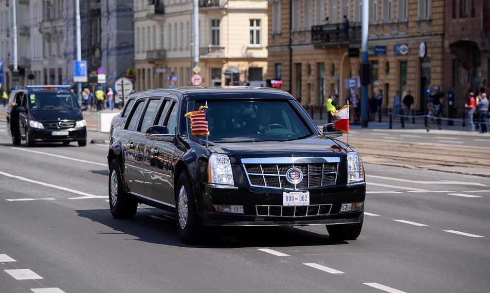 Policjanci zabezpieczający przejazd Trumpa uratowali życie mężczyźnie