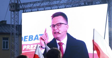 Debaty w Końskich. Ekspert: publiczność decydowała o odbiorze, Hołownia w kłopocie